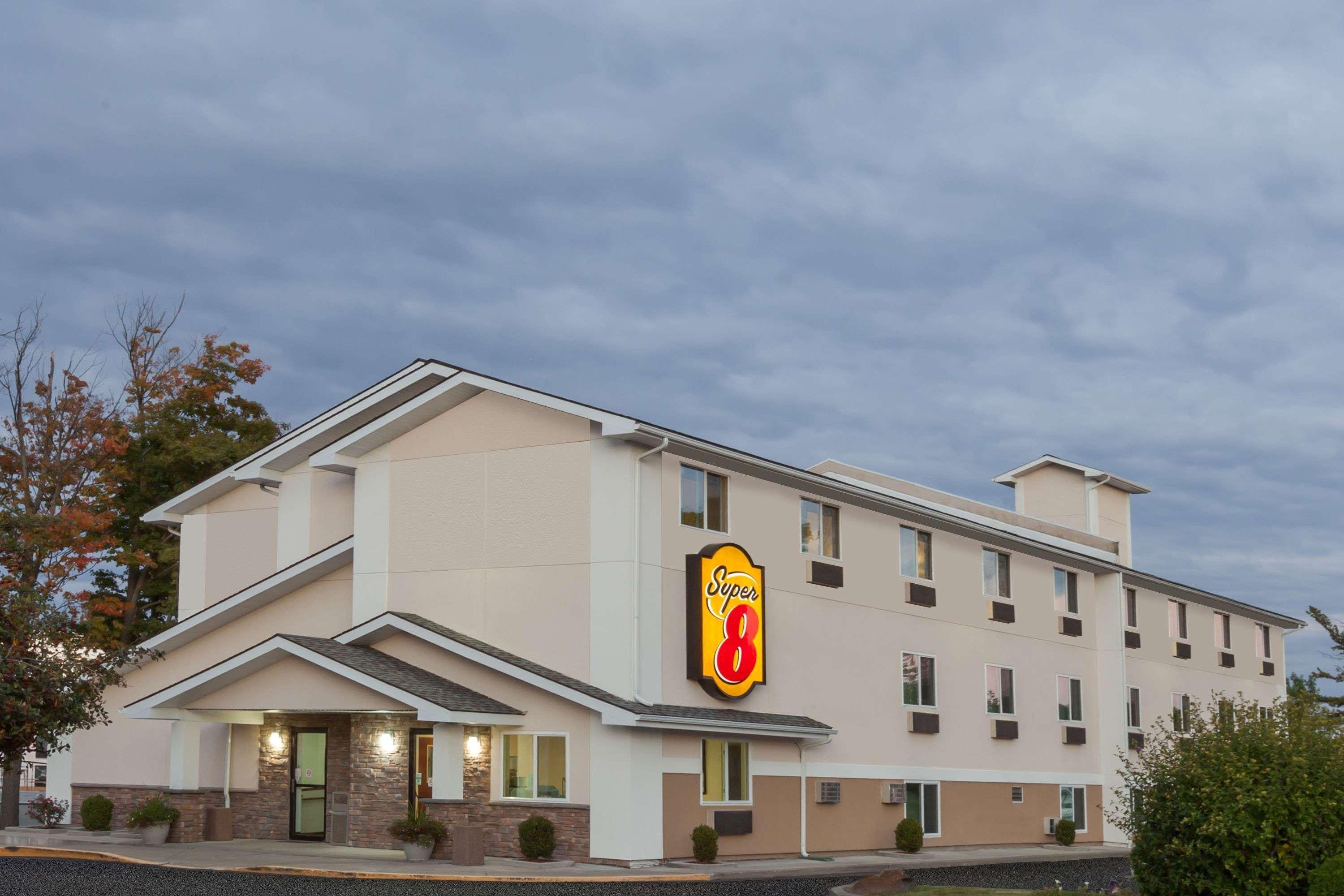 Super 8 By Wyndham Latham - Albany Airport Hotel Exterior photo